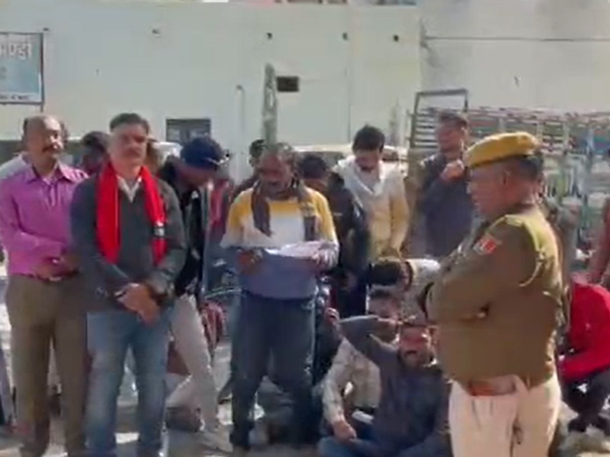 Kota News : राजसमंदमंडी में जहरीला पदार्थ खाने से विवाहिता की मौत, अस्पताल में उपचार के दौरान तोड़ा दम Kota News : राजसमंदमंडी में जहरीला पदार्थ खाने से विवाहिता की मौत, अस्पताल में उपचार के दौरान तोड़ा दम