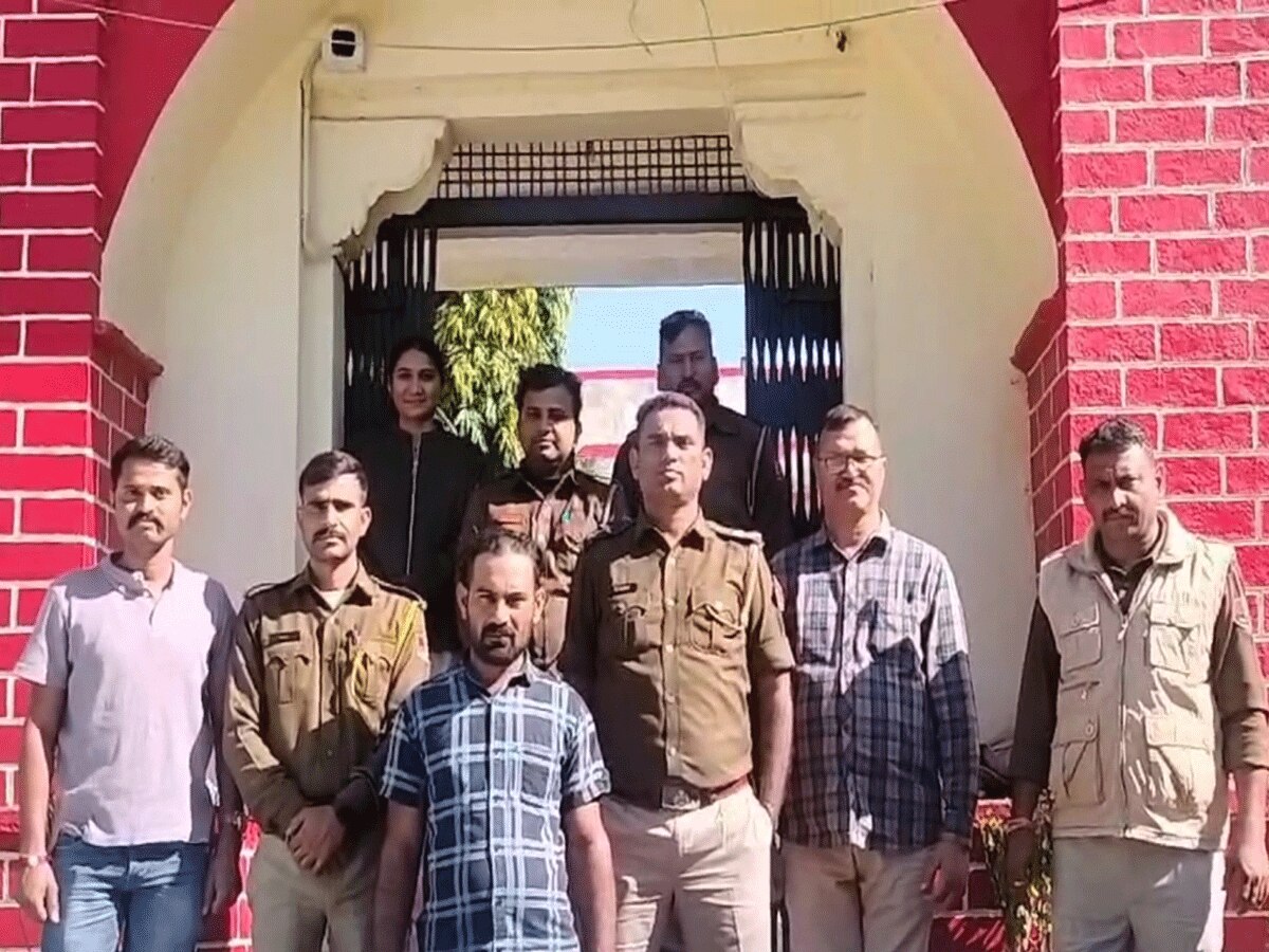 Dungarpur News: ब्लैंकेट की आड़ में की जा रही तस्करी, 15 लाख की शराब बरामद