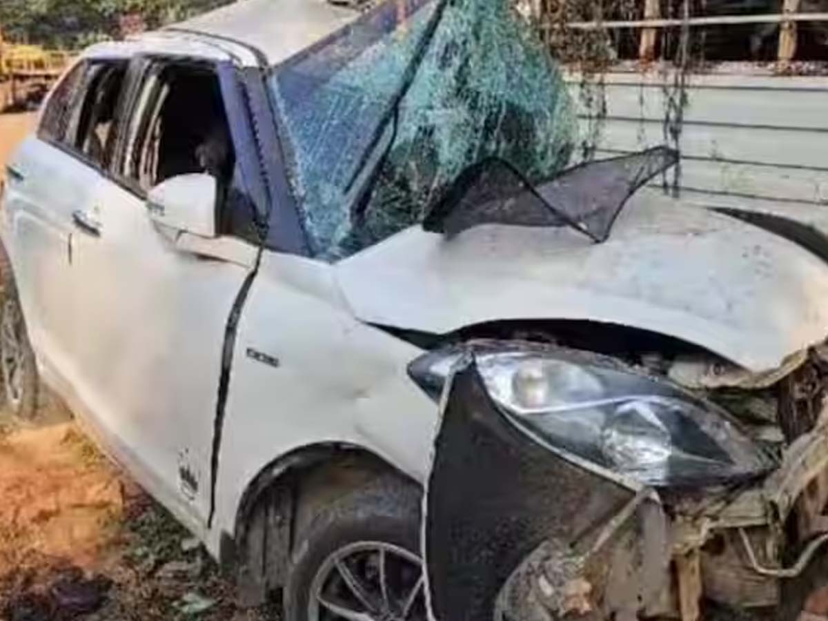 Chhattisgarh Road Accident: छत्तीसगढ़ में SUV की ट्रक से भिड़ंत; 6 लोगों की मौत, 7 लोग जख्मी Chhattisgarh Road Accident: छत्तीसगढ़ में SUV की ट्रक से भिड़ंत; 6 लोगों की मौत, 7 लोग जख्मी