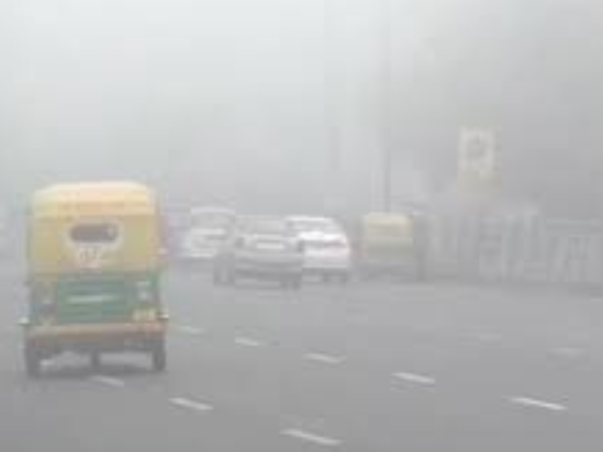 Delhi NCR Weather Today: दिल्ली-एनसीआर में छाया हल्का कोहरा, 17 दिसंबर से बढ़ेगी ठंड!