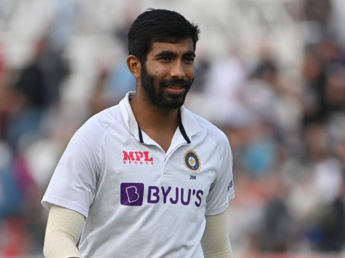 बुमराह को मैदान में देखकर इंग्लैंड की इस महिला कमेंटेटर ने कहा बंदर, भड़के फैंस तो देने लगी सफाई! बुमराह को मैदान में देखकर इंग्लैंड की इस महिला कमेंटेटर ने कहा बंदर, भड़के फैंस तो देने लगी सफाई!