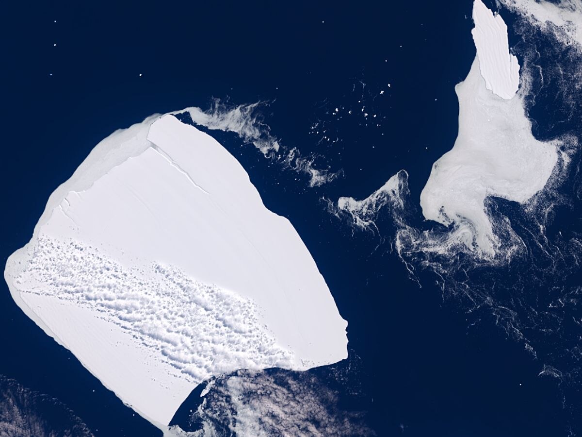 World Biggest Iceberg A23a Breaks Off And Moving Again, It Was Trapped ...