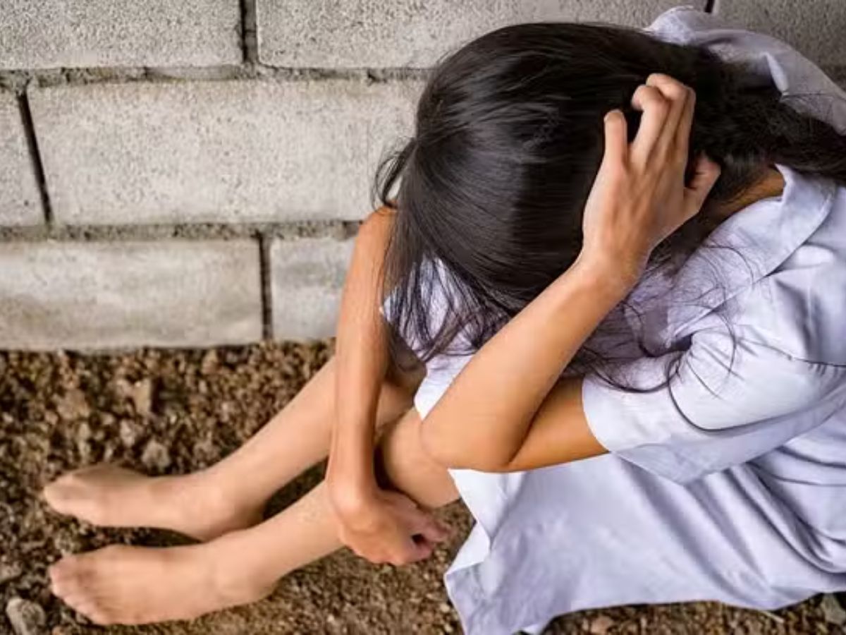 दोस्ती हुई कलंकित, नोएडा से लखनऊ मिलने गई B.Tech छात्रा को जान बचाना पड़ा भारी, दोस्त समेत चार ने किया गैंगरेप