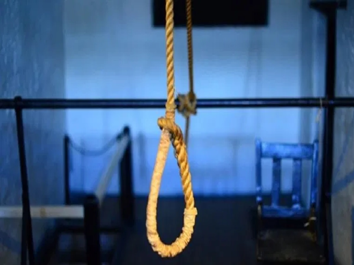 पुलिस जवान में लोहरदगा में लगाई फांसी, 2024 में अब तक 12 जवानों ने की खुदकुशी पुलिस जवान में लोहरदगा में लगाई फांसी, 2024 में अब तक 12 जवानों ने की खुदकुशी