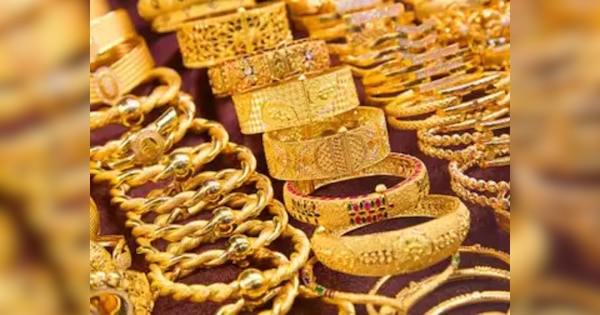 Gold Price Today: फिर गिरे सोने के भाव, जानिए कितने का बिक रहा गोल्ड