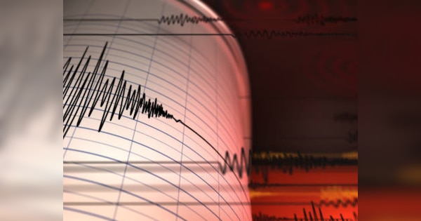 Earthquake: भूकंप के झटकों से डोली नेपाल और उत्तराखंड की भूमि, दहशत से भागे लोग