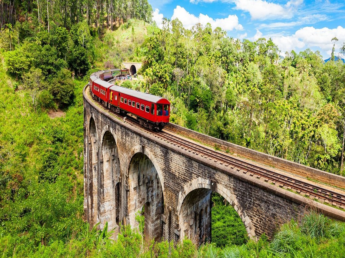 Engine less train in India। how engine less train run। Indian Railway ...