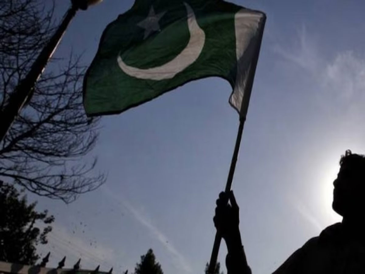 Pakistan Hey Hey Bro not allowed Hussh hurr her not allowed Pakistan citizen sad for ...