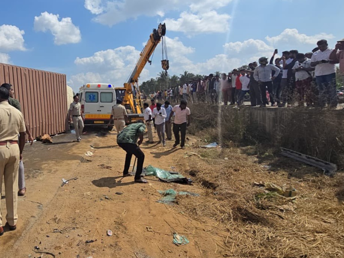 tech md family killed in bengaluru highway accident how it happens | हे ...