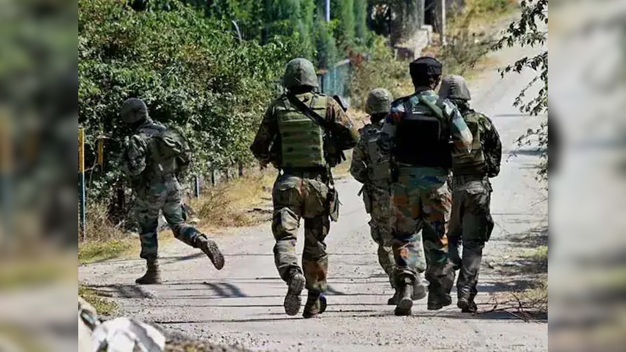 J&K News: 300 फीट गहरी खाई में गिरा सेना का वाहन, 5 जवानों की मौत