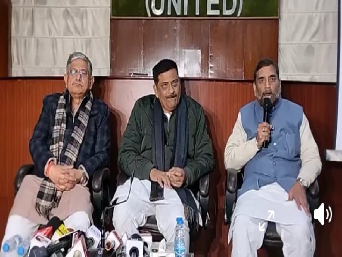 केंद्रीय मंत्री ललन सिंह, जेडीयू के कार्यकारी अध्यक्ष संजय झा, जेडीयू महासचिव राजीव रंजन केंद्रीय मंत्री ललन सिंह, जेडीयू के कार्यकारी अध्यक्ष संजय झा, जेडीयू महासचिव राजीव रंजन