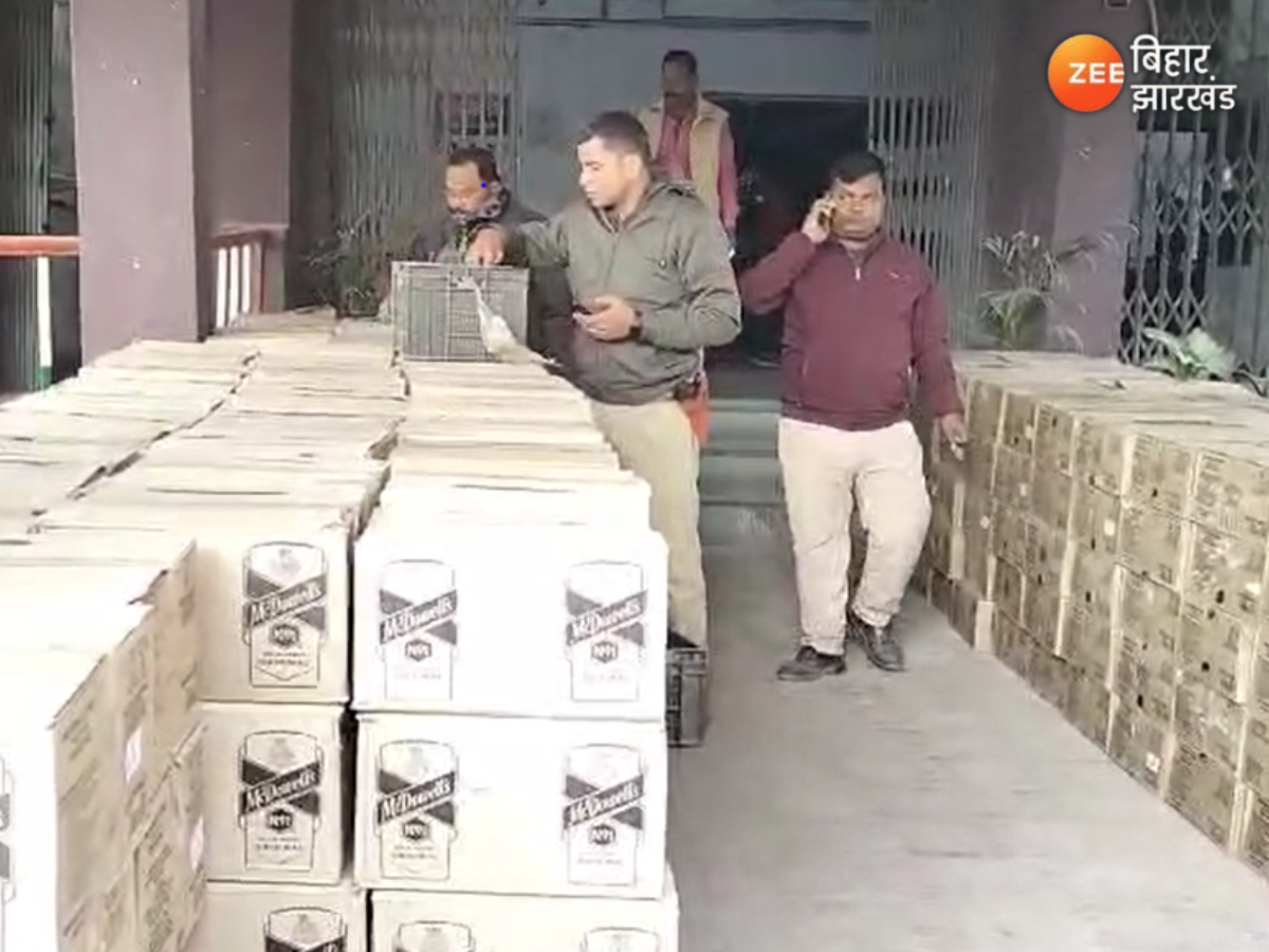 Vaishali News: शराब तस्करी पर पटना मध्यनिषेध टीम की बड़ी कार्रवाई, 50 लाख रुपये की विदेशी शराब जब्त Vaishali News: शराब तस्करी पर पटना मध्यनिषेध टीम की बड़ी कार्रवाई, 50 लाख रुपये की विदेशी शराब जब्त