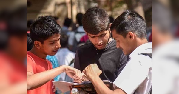 धीरूभाई अंबानी की 92वीं जयंती पर हजारों पर‍िवारों को तोहफा, 5000 छात्रों को 2-2 लाख रुपये