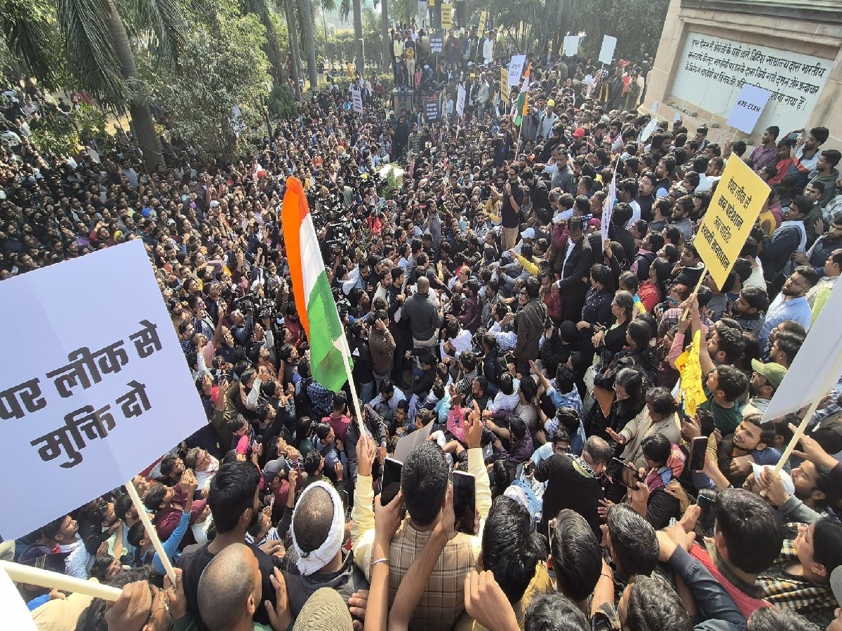 BPSC Protest: दिल्ली में मुख्यमंत्री नीतीश कुमार, इधर बीपीएससी अभ्यर्थियों ने पटना में गदर कर दिया