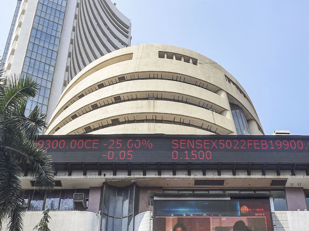 Share Market: साल 2024 के आखिरी हफ्ते में शेयर बाजार में बदला गियर, लाल निशान के साथ खुलकर चढ़ा बाजार   