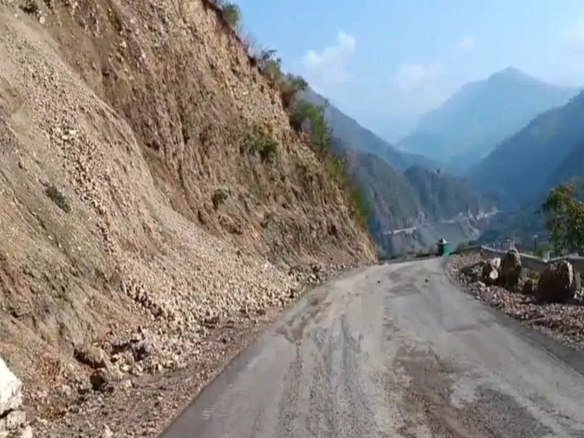 Salapar Tattapani Road के धीमी गति से चल रहे निर्माण कार्य पर हिमाचल हाईकोर्ट ने लिया संज्ञान