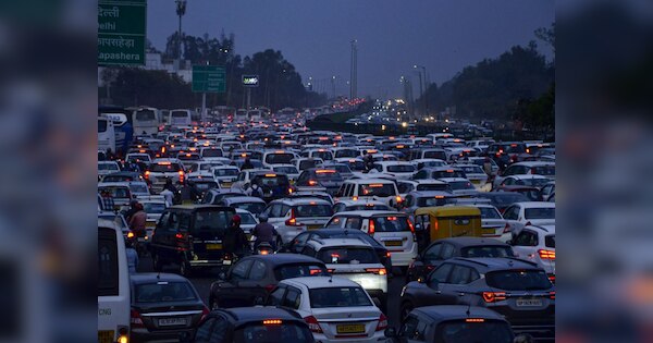 Noida Traffic Advisory: 31st दिसंबर के लिए नोएडा पुलिस ने जारी की ट्रैफिक एडवाइजरी, इन रूटों पर ना ले जाएं गाड़ी