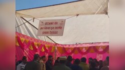 मंडी में रोजगार के लिए धरने पर बैठे स्थानीय युवा, कहा- कंपनी ने दिया था आश्वासन