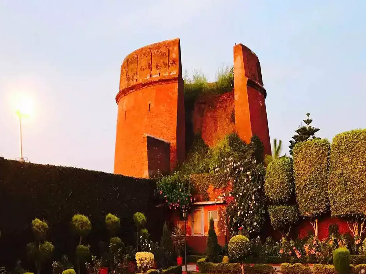 Jalalabad Qila: RLD विधायक अशरफ अली के घर पर दावा, पहले था राजपूतों का किला Jalalabad Qila: RLD विधायक अशरफ अली के घर पर दावा, पहले था राजपूतों का किला