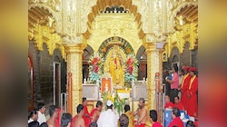Shirdi के साईं बाबा मंदिर में जम्मू की रहने वाली श्रद्धालु ने 13 लाख रुपये का हार