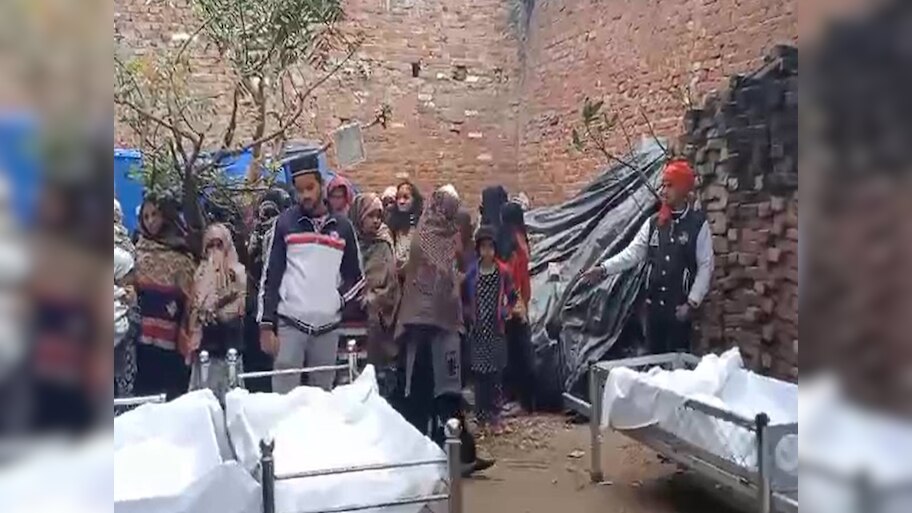 Lucknow Murder: हत्यारे अरशद की मां और बहनों की हुई तदफीन, मामा कही बड़ी बात