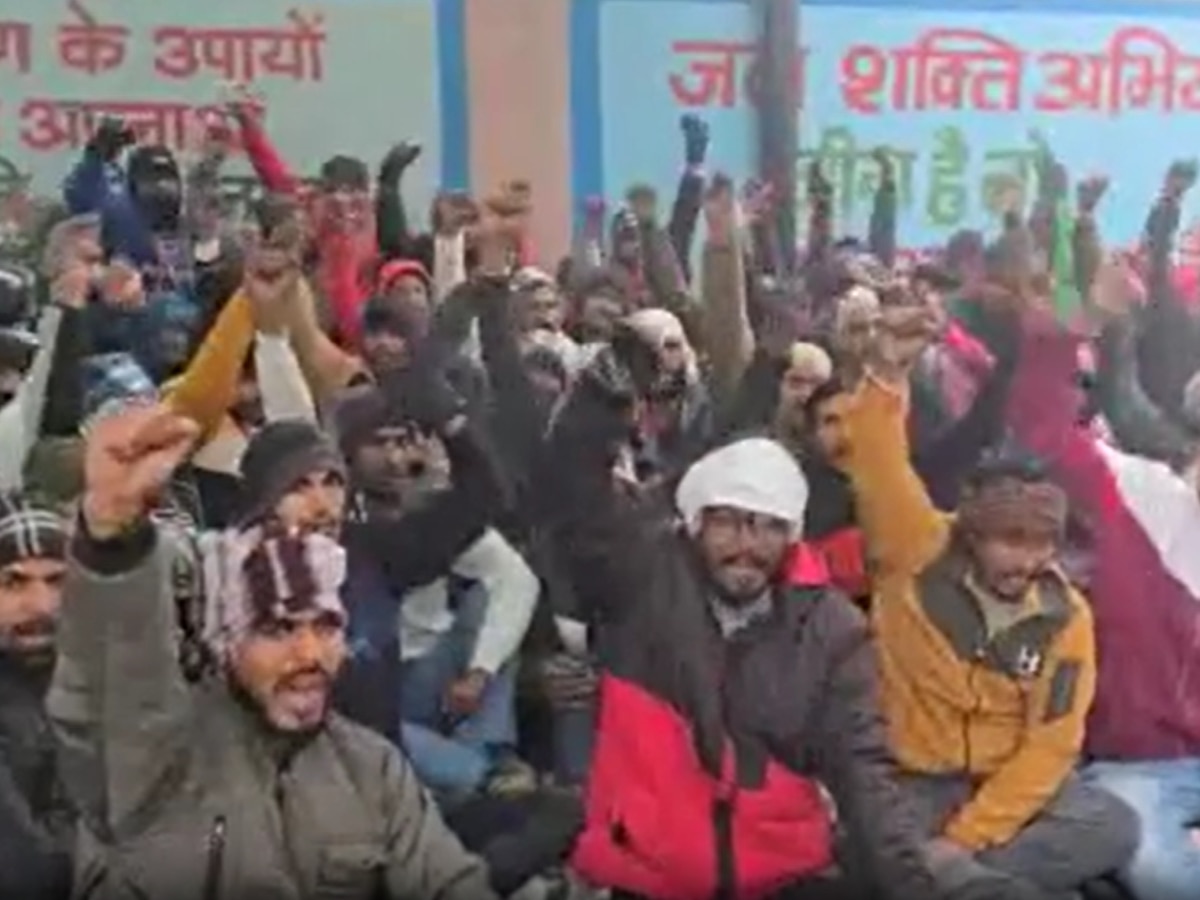 Jhajjar News: बच्चों की फीस तो कभी घर का किराया, वेतन न मिलने से नाराज  सफाईकर्मियों के सब्र का बांध टूटा