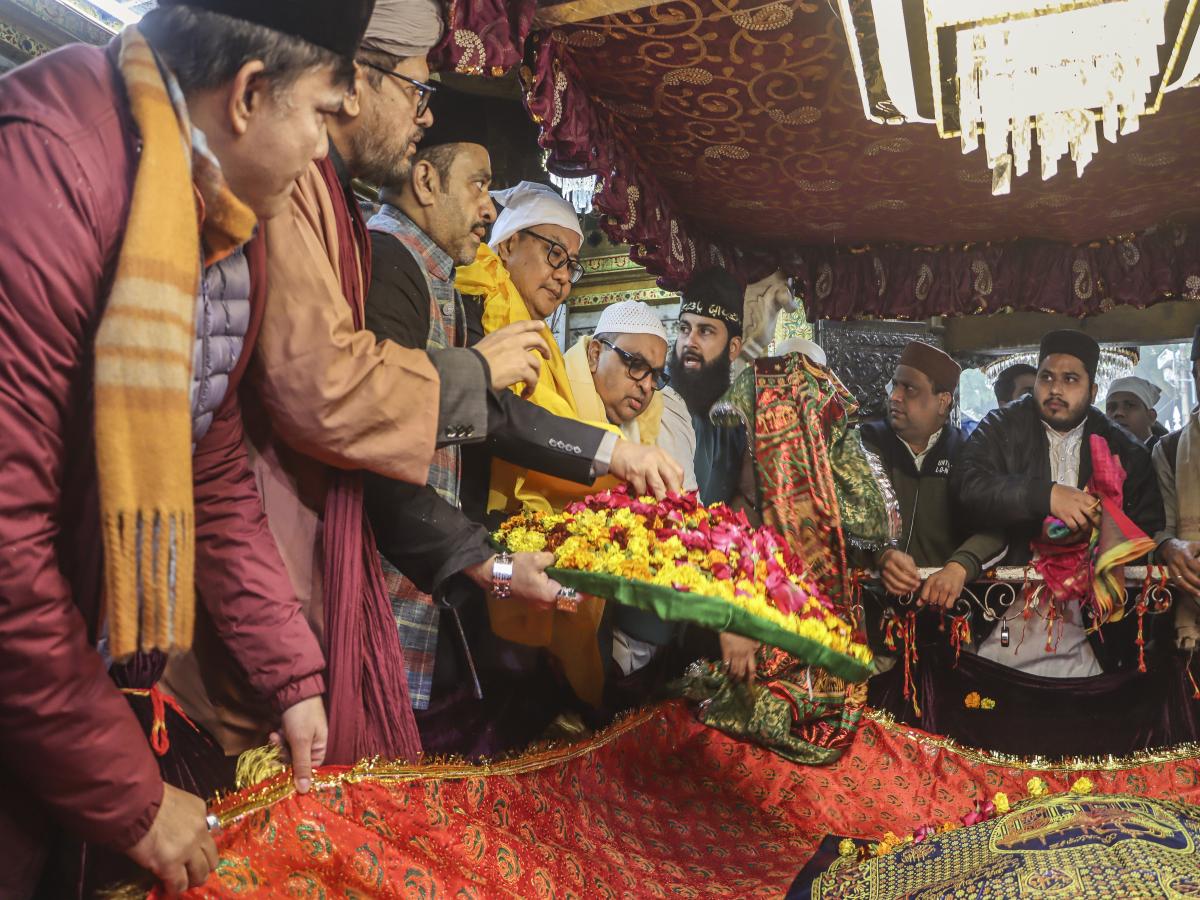 मुल्क में भाईचारा और अमन-चैन बना रहे