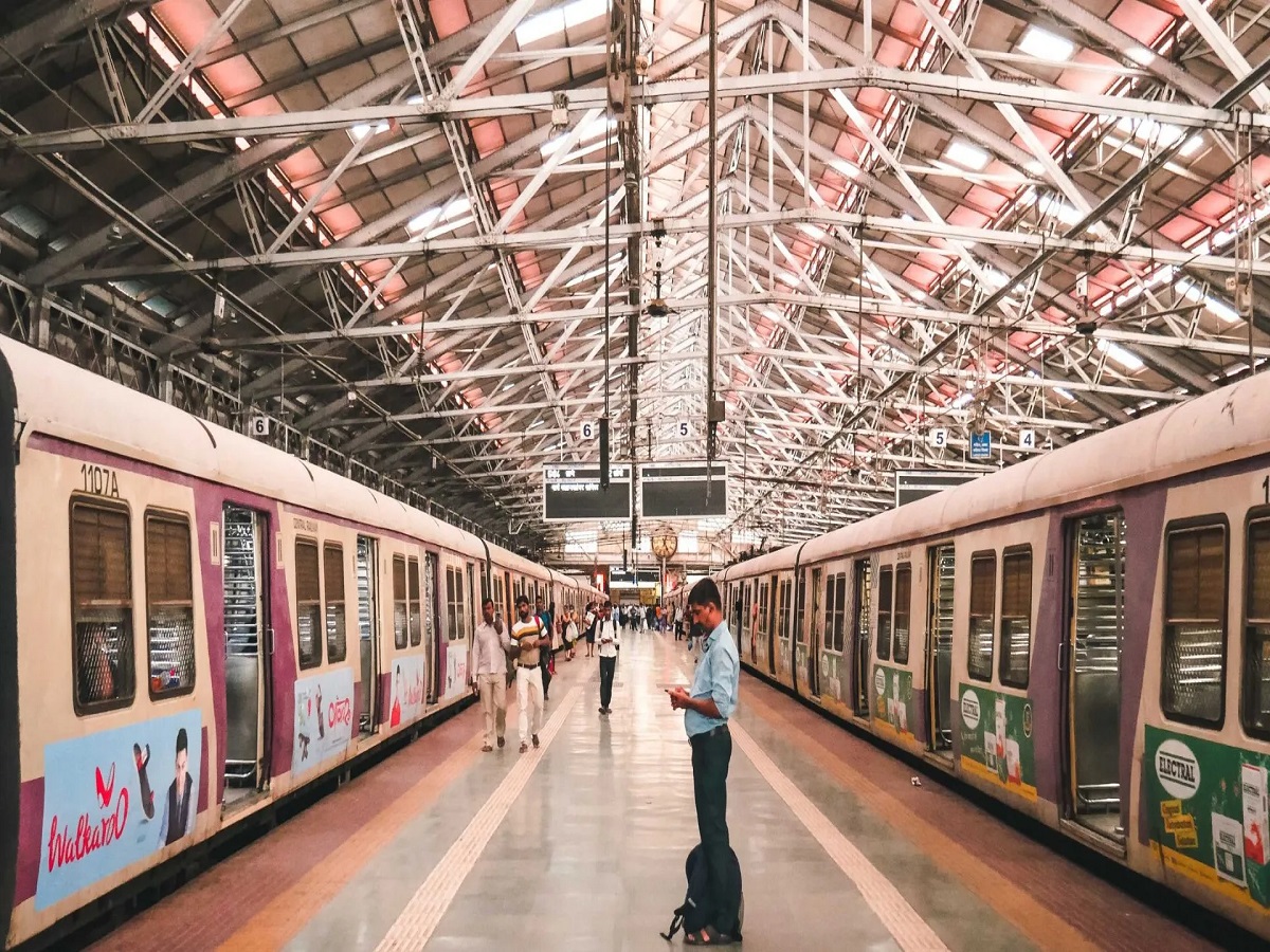 कमाई के मामले में दूसरे नंबर पर कौन