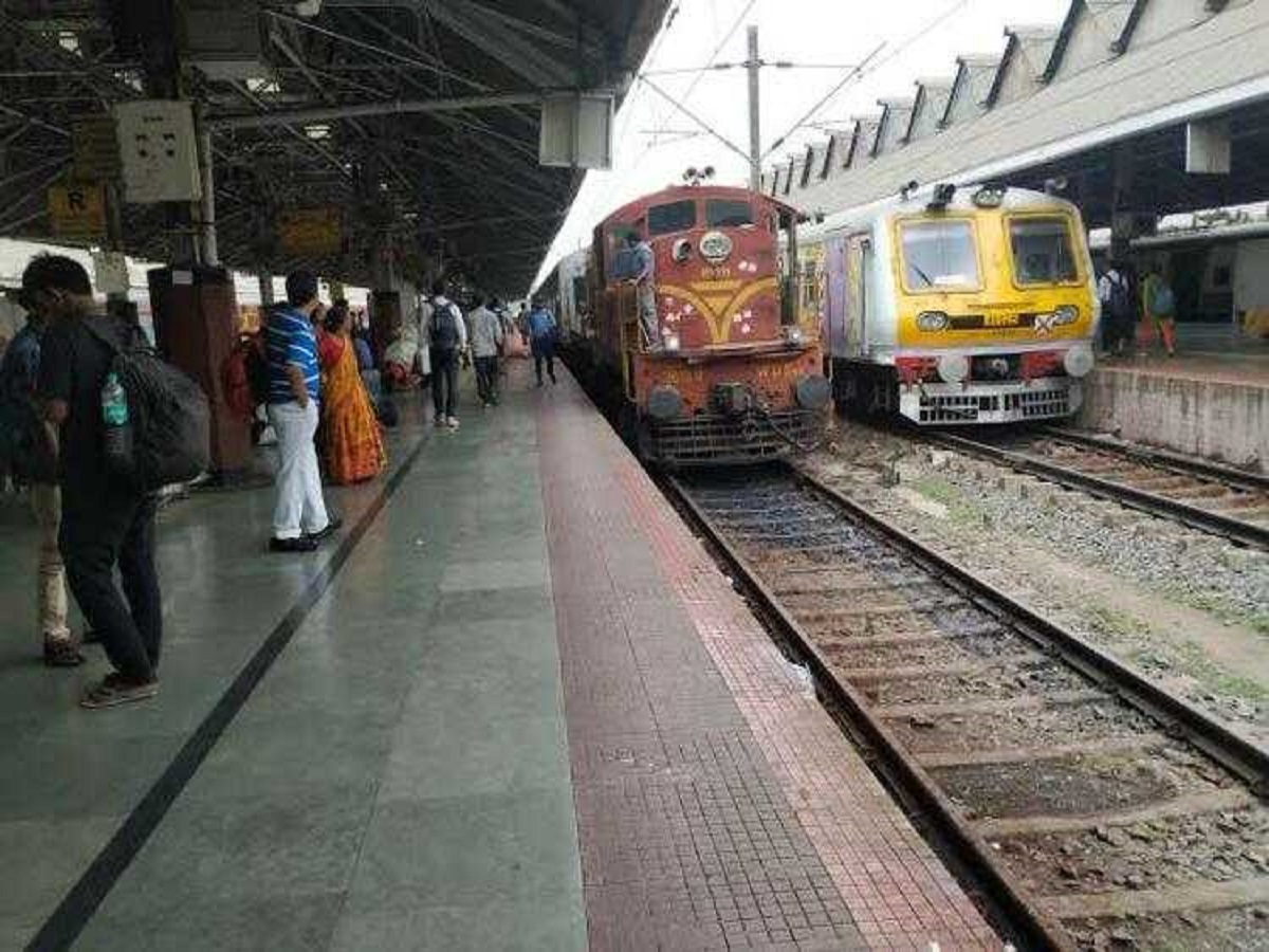 तीसरे नंबर पर कौन का स्टेशन