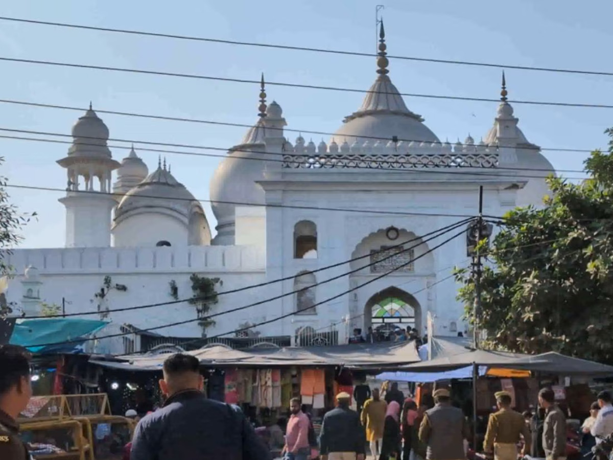 Sambhal, Badau, Ajmer के बाद अब अलीगढ़ की जामा मस्जिद पर दावा Sambhal, Badau, Ajmer के बाद अब अलीगढ़ की जामा मस्जिद पर दावा