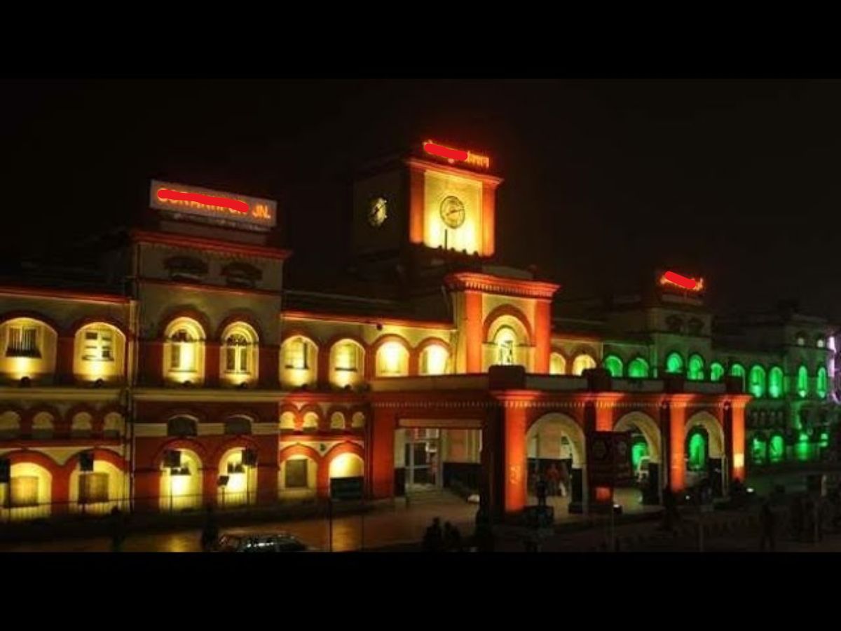 भारतीय रेलवे का यूपी में सबसे बड़ा स्टेशन कौनसा है? एक समय पर था दुनिया का सबसे बड़ा प्लेटफॉर्म