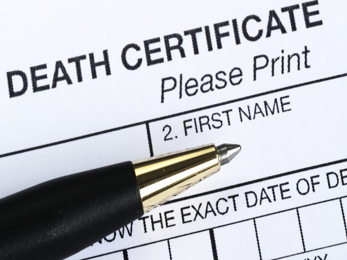 Village Panchayat Officer Given death certificate of the living husband