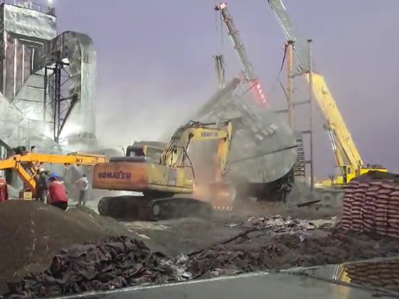 Accident in Chhattisgarh under construction chimney collapsed Mungeli ...