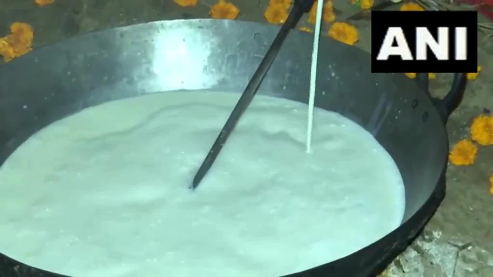 Maha Kumbh 2025 meet rabri wale baba who gives sweet blessings to ...