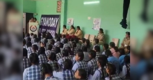 Female DIG of MP shahdol giving tips to teenagers how to have brilliant ...