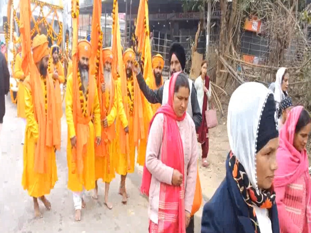 गुरु गोविंद सिंह जी के गद्दी दिवस के उपलक्ष्य पर घुमारवीं में नगर कीर्तन का किया गया आयोजन 