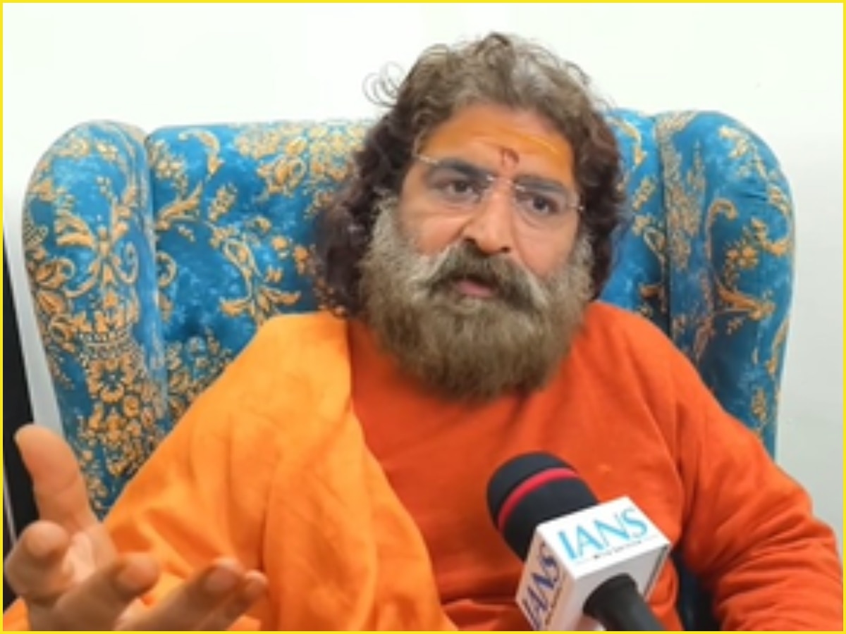 Kumbh Mela 2025: महाकुंभ में 52 फीट ऊंचा महामृत्युंजय यंत्र किस चीज का है प्रतीक, जानें इसकी खासियत