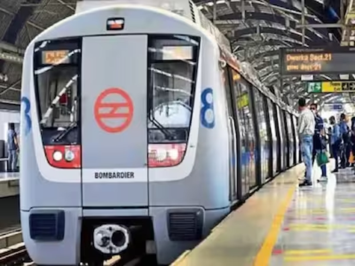 Delhi Metro: जानें क्या है वजीराबाद मेट्रो स्टेशन का नाम, जिसको लेकर उठा विवाद 