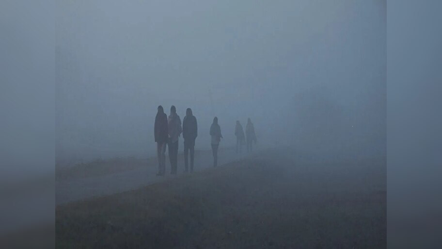 Rajasthan Weather Update: राजस्थान में हाड़ कंपा देने वाली सर्दी! तेजी से गिर रहा पारा, धूप के लिए तरसे लोग