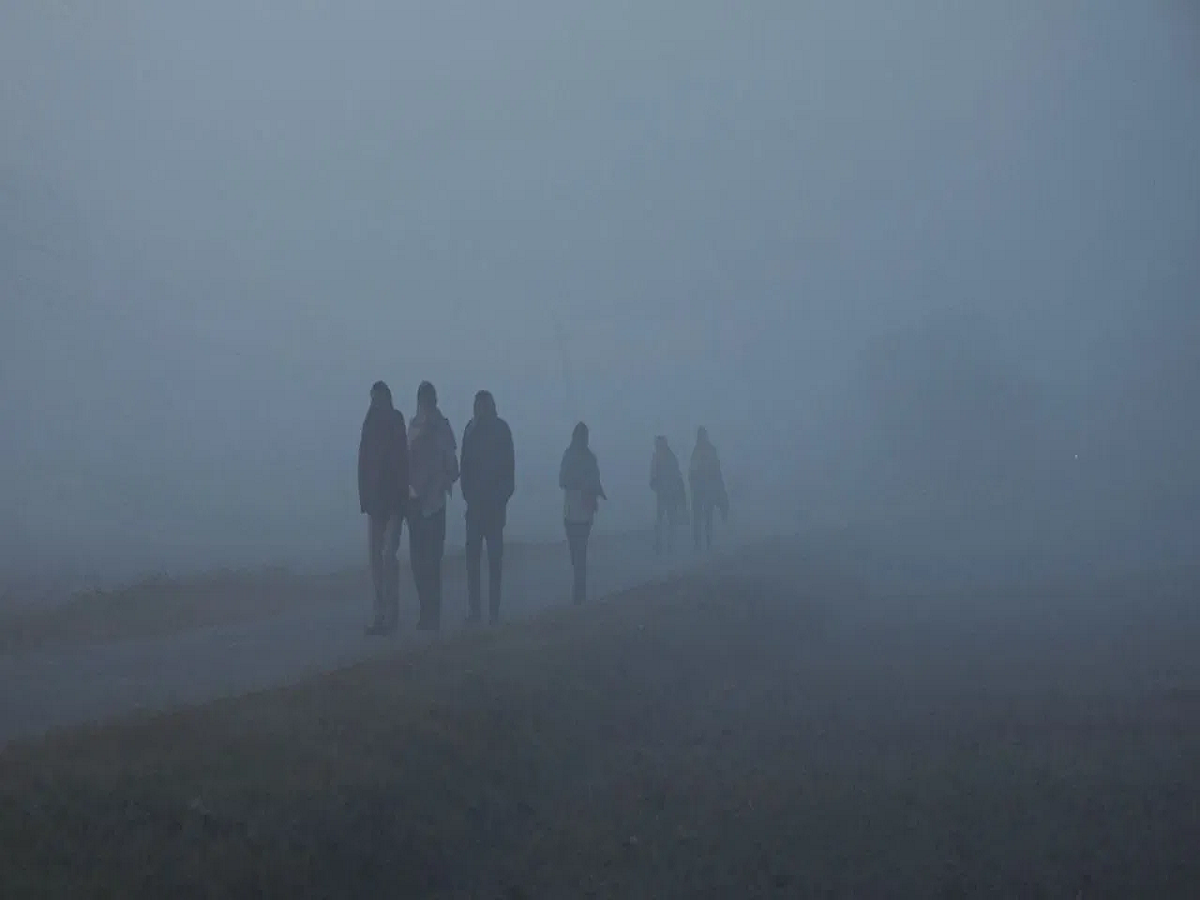 Rajasthan Weather Update: राजस्थान में हाड़ कंपा देने वाली सर्दी! तेजी से गिर रहा पारा, धूप के लिए तरसे लोग Rajasthan Weather Update: राजस्थान में हाड़ कंपा देने वाली सर्दी! तेजी से गिर रहा पारा, धूप के लिए तरसे लोग
