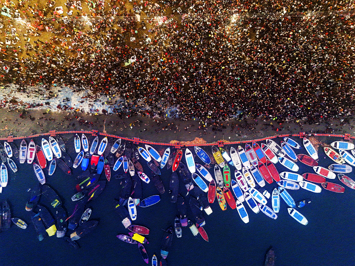 महाकुंभ 2025: विदेशी मीडिया में छाई सनातन संस्कृति, दुनियाभर से श्रद्धालु प्रयागराज में जुटे महाकुंभ 2025: विदेशी मीडिया में छाई सनातन संस्कृति, दुनियाभर से श्रद्धालु प्रयागराज में जुटे