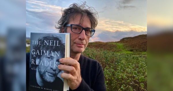 बच्चे के सामने भी Neil Gaiman ने नहीं छोड़ा! 'द सैंडमैन' जैसी किताबें लिख चुके फेमस लेखक पर 8 महिलाओं ने लगाए गंभीर आरोप