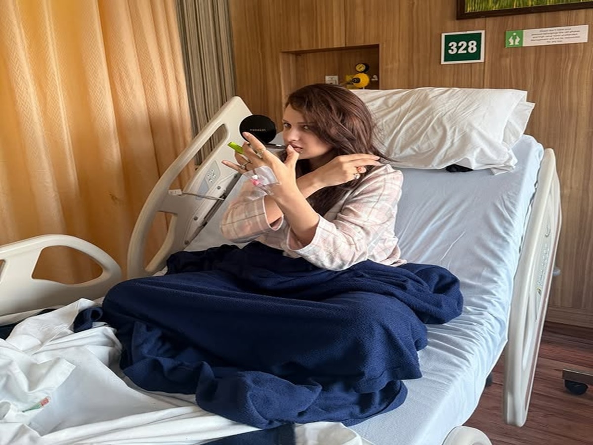 Himanshi Khurana Hospitalized