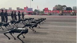 Army Day 2025: भारतीय सेना ने 77वें सेना दिवस के अवसर पर किया रोबोट कुत्तों की परेड का प्रदर्शन 