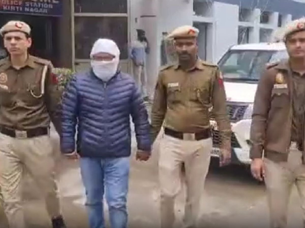 Delhi: फर्जी दस्तावेज बनाकर की करोड़ो की ठगी, पुलिस ने मां-बेटे को किया गिरफ्तार, बहनोई अब भी फरार