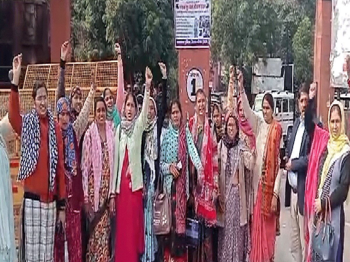 Dausa Viral News: डॉ. कपिल धाबाई का फोन पर ANM को धमकाने का ऑडियो वायरल, मचा बवाल Dausa Viral News: डॉ. कपिल धाबाई का फोन पर ANM को धमकाने का ऑडियो वायरल, मचा बवाल