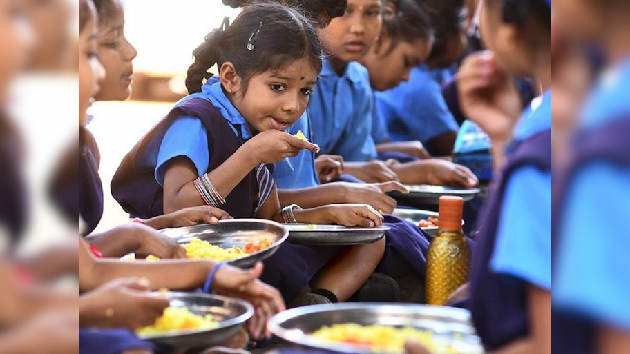 ପିଏମ ପୋଷଣ ଯୋଜନାରେ କାର୍ଯ୍ୟରତ ପାଚକ, ପାଚିକାଙ୍କ ଦରମା ୩ ହଜାର ଟଙ୍କାକୁ ବୃଦ୍ଧି