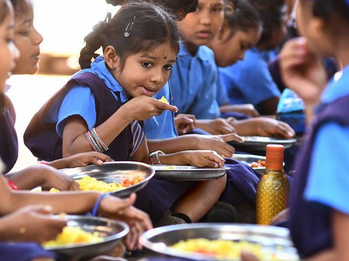 ପିଏମ ପୋଷଣ ଯୋଜନାରେ କାର୍ଯ୍ୟରତ ପାଚକ, ପାଚିକାଙ୍କ ଦରମା ୩ ହଜାର ଟଙ୍କାକୁ ବୃଦ୍ଧି ପିଏମ ପୋଷଣ ଯୋଜନାରେ କାର୍ଯ୍ୟରତ ପାଚକ, ପାଚିକାଙ୍କ ଦରମା ୩ ହଜାର ଟଙ୍କାକୁ ବୃଦ୍ଧି