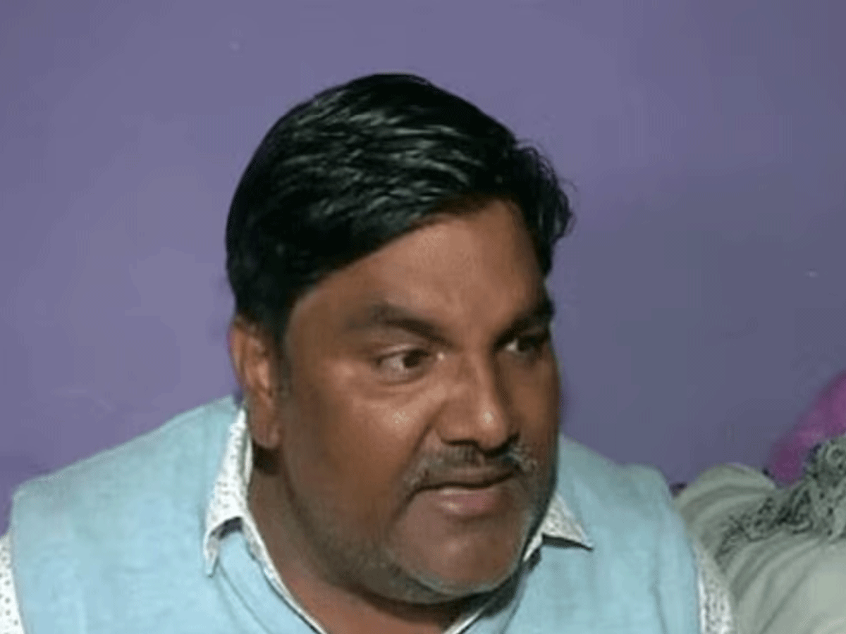 ताहिर को ज़मानत के मसले पर जजों की एक राय नहीं, अब नई बेंच करेगी फैसला ताहिर को ज़मानत के मसले पर जजों की एक राय नहीं, अब नई बेंच करेगी फैसला