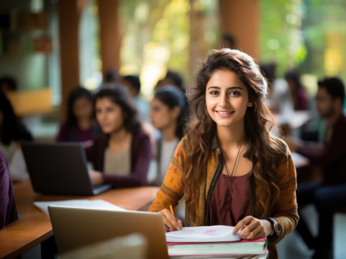 नहीं क्रैक कर पाए UPSC? परीक्षा की तैयारी नहीं जाएगी बेकार, इन नौकरियों के जरिए बनेगा बेहतरीन करियर